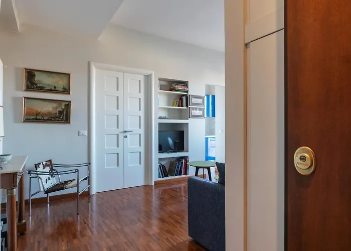 Guesthost - Bright With Views Of San Pietro