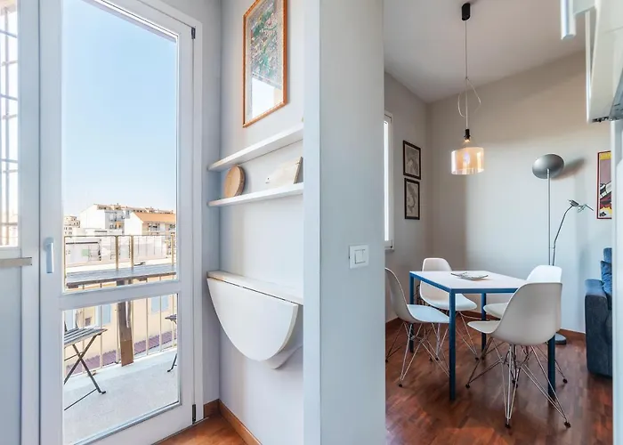 Guesthost - Bright With Views Of San Pietro Appartamento